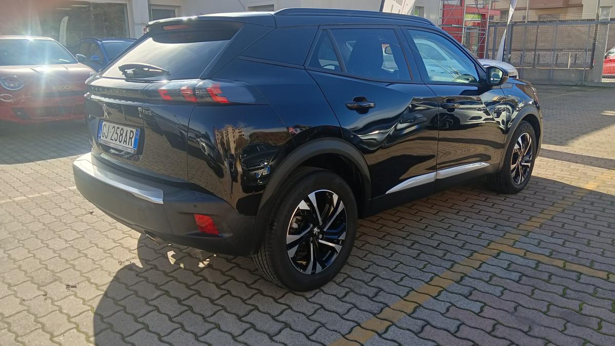 Peugeot 2008 1.5 BlueHDi 110 Allure 5 Porte